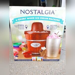 New In Box Nostalgia 4 Quart Wooden Ice Cream Bucket Machine